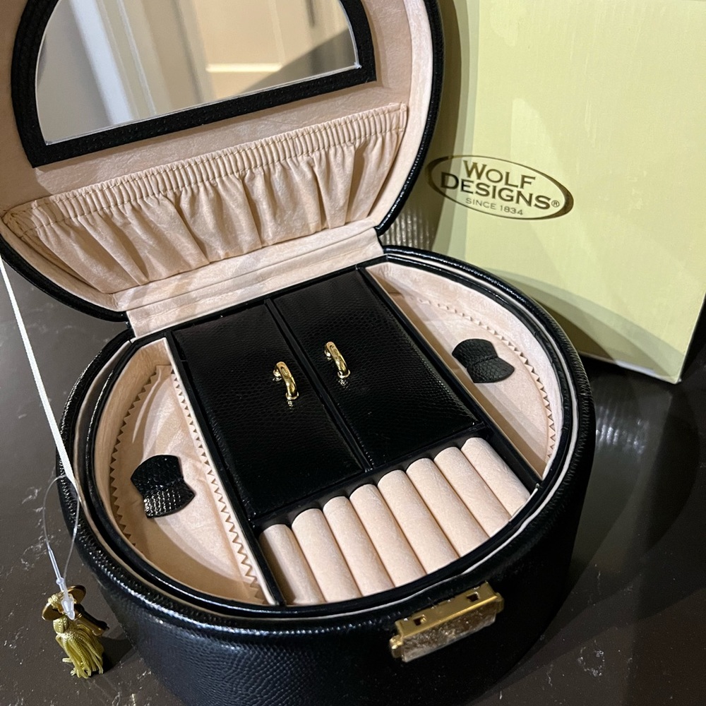 Wolf travel jewelry box